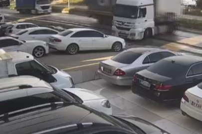 Tır şoförünün ustalığı faciayı önledi: O anlar kamerada