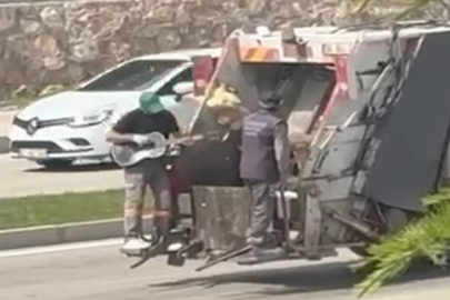 İşini aşkla yapan çöpçüden ’Rock yıldızını’ aratmayacak görüntü