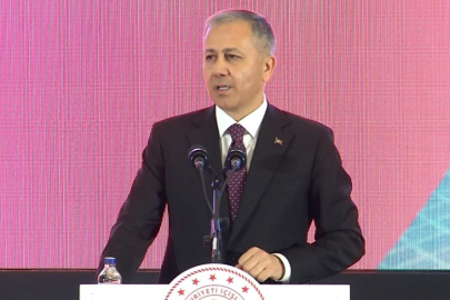 Bakan Yerlikaya: “Bursa merkezli 13 ilde düzenlenen ‘Mahzen-46’ operasyonlarında 3 ayrı organize suç örgütü çökertildi, 112 şüpheli yakalandı”