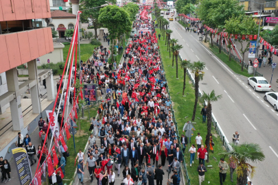 19 Mayıs coşkusu caddelere sığmadı