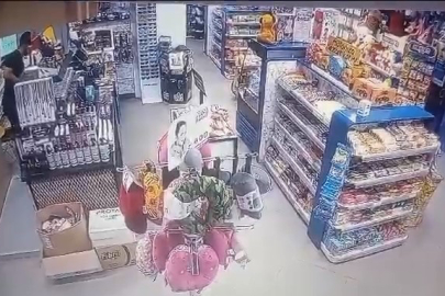 Akaryakıt istasyonundan hırsızlık güvenlik kameralarına yansıdı