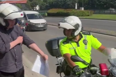 Bursa'da geç kalan öğrencileri yine motosikletli polisler yetiştirdi