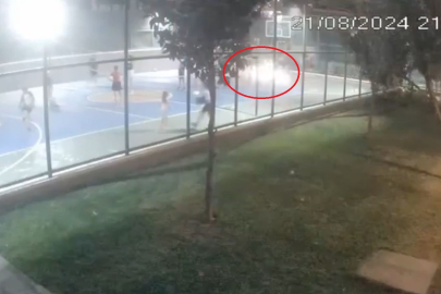 Sitenin basketbol sahasına atılan cisim panik oluşturdu, polis soruşturma başlattı