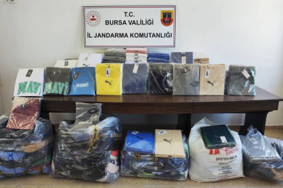 Bursa’da kaçak kıyafet taşıyan sürücü yakalandı