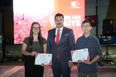 Başarılı öğrencilere ödülleri takdim edildi