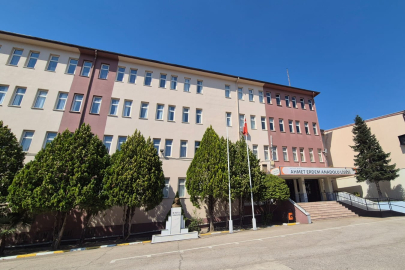 Bursa’nın Kalbinde, Geleceğin Liderlerini Yetiştiren Okul: Ahmet Erdem Anadolu Lisesi