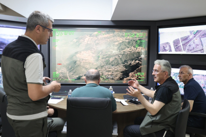 Bakan Yardımcısı ve Bursa protokolü orman yangınlarını yakından takip ediyor