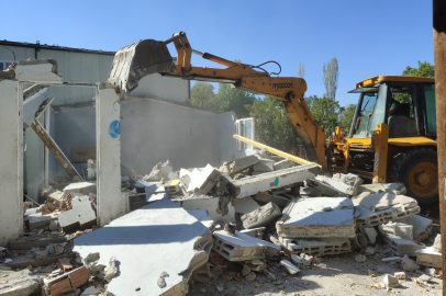 Yenişehir’de 14 kaçak yapı yerle bir edildi