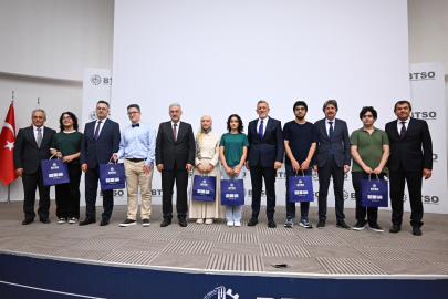 YKS’de dereceye giren Bursalı gençler BTSO’da ödüllendirildi