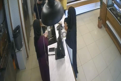 Bursa’daki kadın tırnakçılar polisi aşamadı