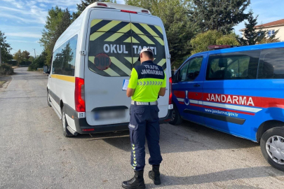 Öğrencilerin güvenli yolculuğu için jandarma gece gündüz yollarda