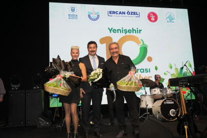 Ümit Besen ve Pamela festivalin finalinde sahne aldı