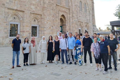 Bursalı rehberlere Ulu Cami'de hat sanatı eğitimi