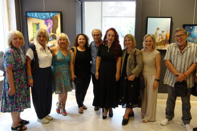 Rübeyda Erman'ın "Renkli Portal" sergisi yoğun ilgi gördü