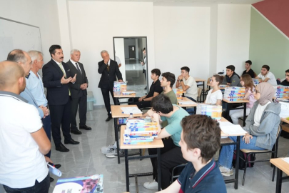 Yenişehir Belediyesi’nden Üniversiteye Hazırlanan Öğrencilere Destek