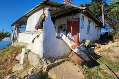 Maden ocağının yakınındaki yarıklar evi ikiye böldü