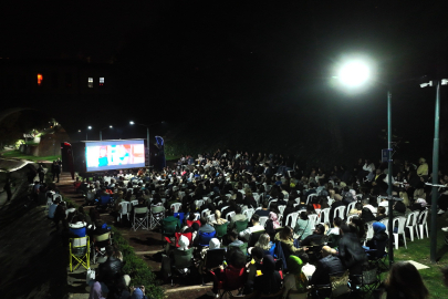 Bursa'da açık havada sinema keyfi