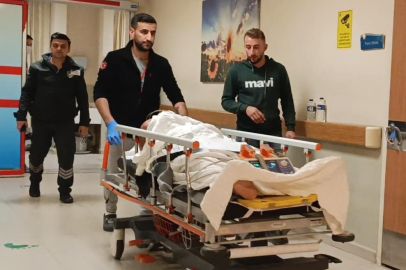 Bursa'da elektrik direğinden düşen 2 tekniker yaralandı