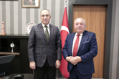 ‘Kitap okumak beynimizi diri ve sağlıklı tutar’