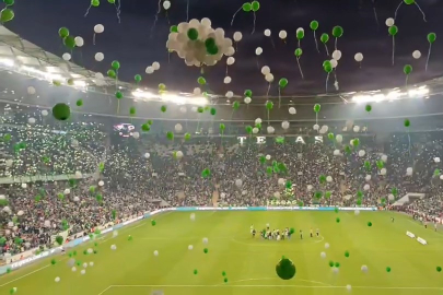 Minik Çağan için gerekli para toplandı, binlerce taraftar yeşil beyaz balon uçurdu