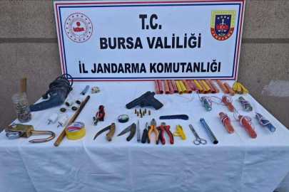 Definecilerin zulasından cephanelik çıktı