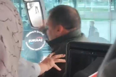 Otobüste yumruklu kavga kamerada