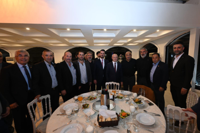 AK Parti teşkilatı muhtarlarla bir araya geldi