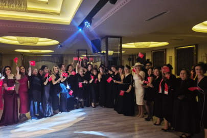 Türk Kadınlar Birliği Bursa Şubesi’nden Cumhuriyetin 102. Yılına Anlamlı Kutlama: “Şapka Devrimi’nin 100. Yılında Cumhuriyet”