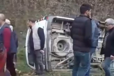 Bursa'da yolcu minibüsü devrildi 8 kişi hafif yaralandı