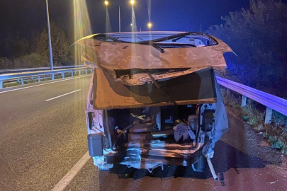 Bursa’da kamyonet hafif ticari araca çarptı: 1 ölü, 4 yaralı