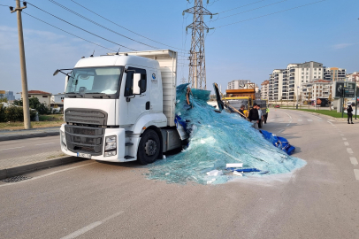 Tonlarca ağırlıktaki cam yola saçıldı