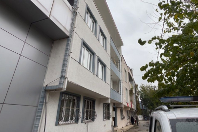 Dengesini kaybedip camdan düşen şahıs ağır yaralandı