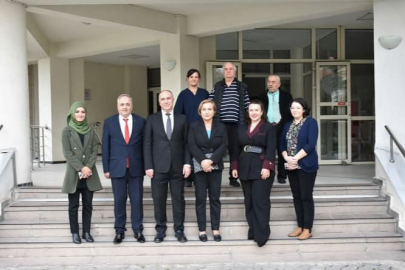 ‘Büyüklerimiz tecrübeleriyle topluma ışık tutuyor’