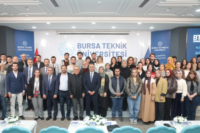 Prof. Dr. Nevzat Tarhan: "Dijital bağımlılık yeni neslin en büyük tehdidi"