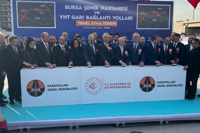 Bakan Uraloğlu: "Şehir içerisindeki yolların yapımı belediyelere ait, ancak bu noktada bir irade olmadığı gördüğümüz için biz harekete geçtik"