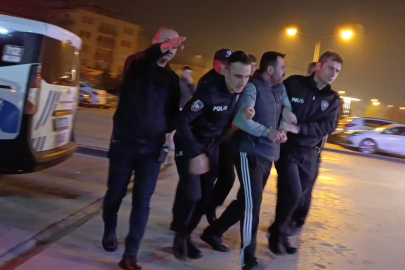 "Mahkeme beraat verdi, ben sizi rahat ettirir miyim" diyerek oğluna çarpan taksicinin ağabeyini vurdu