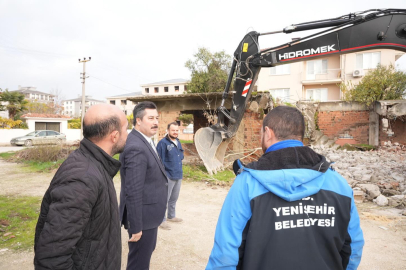 Başkan Özel: Metruk Yapılar Bir Bir Yıkılıyor