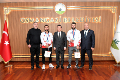 Başkan Aydın tarihi başarı yakalayan kardeşleri ağırladı