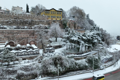 Bursa yeni yıla karla uyandı...
