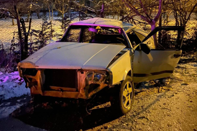 Tarlaya uçan otomobil hurdaya döndü: 1 yaralı