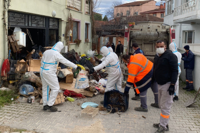 Görükle’de iki katlı çöp evden 9 kamyon çöp çıktı