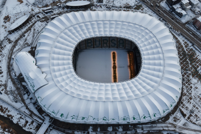 Karla kaplı Timsah Arena Stadyumu böyle görüntülendi