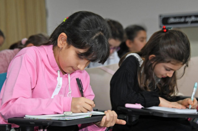 Küçük yazarlar kalemlerini ustalığa taşıyor