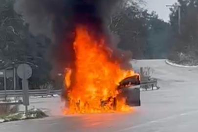 Bursa'da otomobil alev topuna döndü