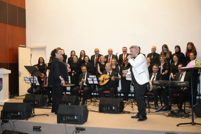 Öğretmenler Korosu’nun konseri ilgi gördü
