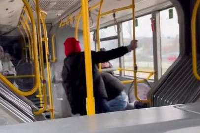 Otobüsün içinde tekme tokat böyle darp etti..."Komutanıma bıçak çekmişti"