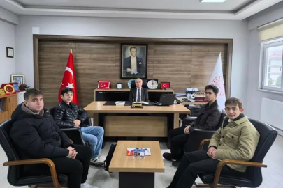 ‘Öğrencilerimizin her zaman yanlarındayız’