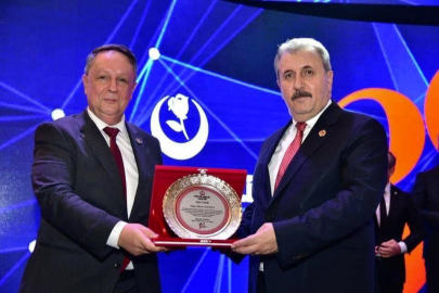 Büyük Birlik Partisi 33. yaşında