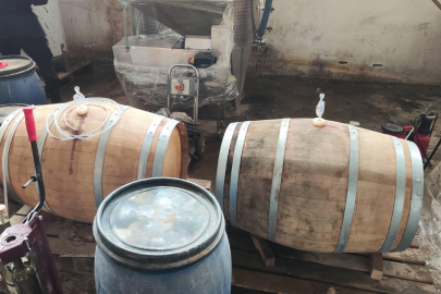 Bursa'da 800 litre kaçak şarap ele geçirildi