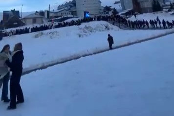 Uludağ'daki teleferik kuyruğu şaşırttı